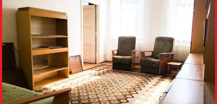 Plac Unii Lubelskiej 2 pokoje do remontu-kamienica